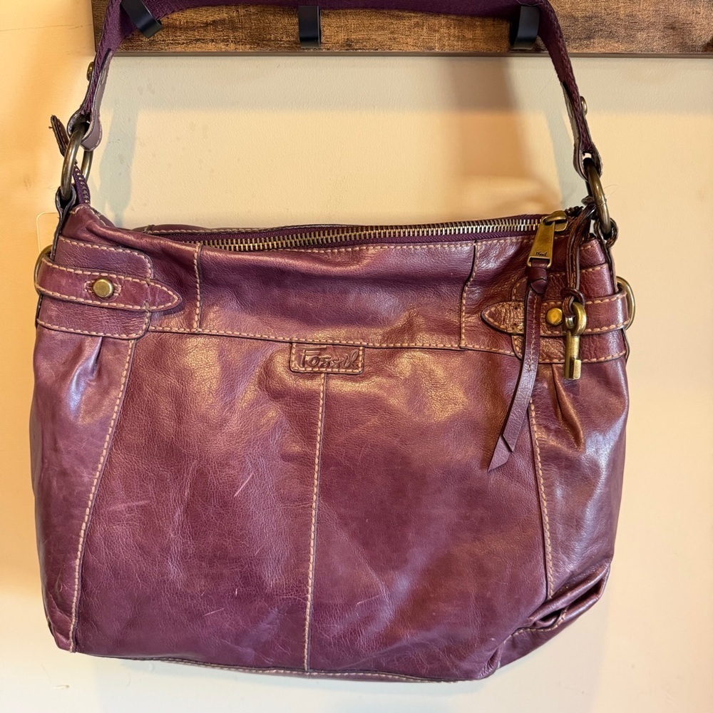 Fossil Eggplant Leather Reid Bucket BaG NWT
